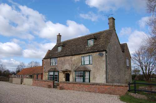 Foxham Farmhouse
, Foxham, Chippenham, Wiltshire, SN15 4NQ