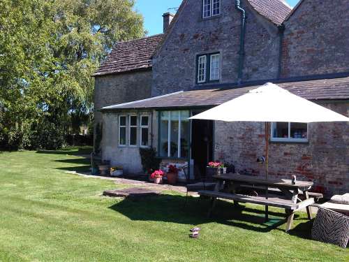 Foxham Farmhouse
, Foxham, Chippenham, Wiltshire, SN15 4NQ
